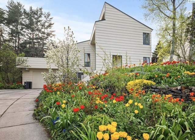 Property at 1265 SE Earthtone Ct, Pullman, WA 99163, 4 beds, 2 baths