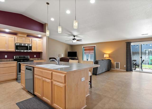 Property at 5706 Wrigley Dr, Pasco, WA 99301, 3 beds, 2.5 baths