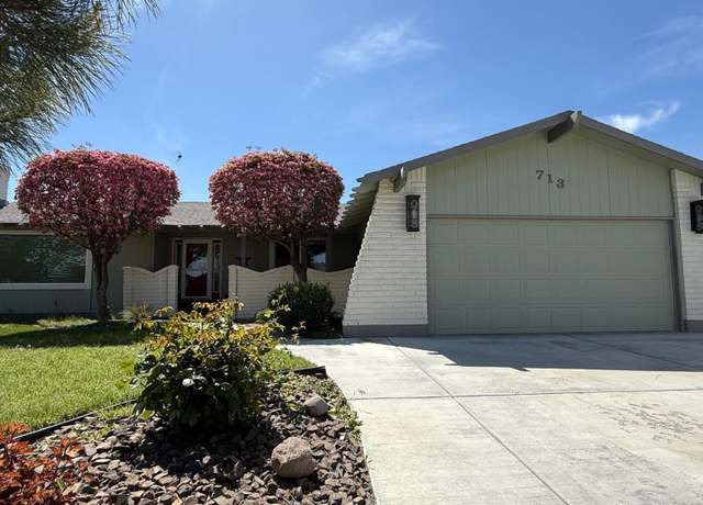 Property at 713 W 25th Ave, Kennewick, WA 99337, 3 beds, 2 baths