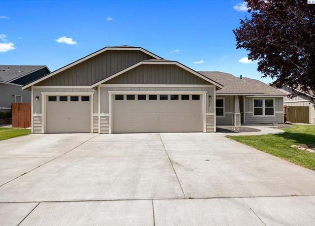 Property at 426 S Penn St, Kennewick, WA 99336, 3 beds, 2 baths