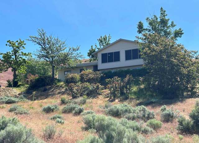 Property at 73805 N Demoss Rd, Benton City, WA 99320, 3 beds, 2.5 baths