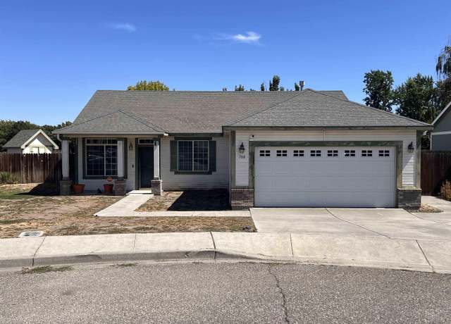Property at 708 N Nevada Ct, Kennewick, WA 99336, 3 beds, 1 bath