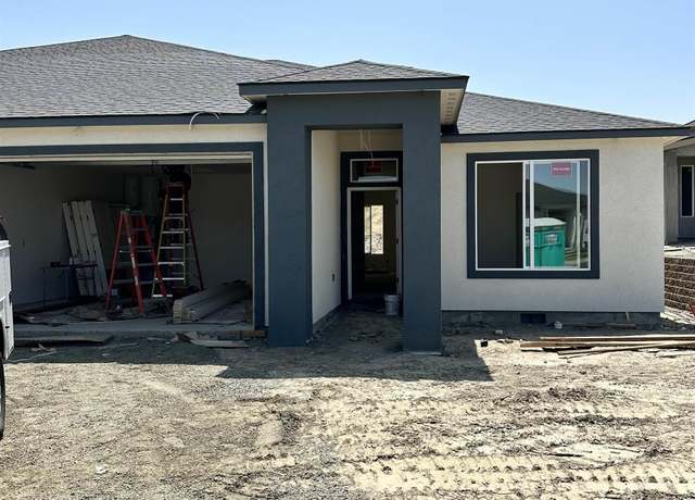 Property at 3741 Nuthatch St, Richland, WA 99352, 3 beds, 2 baths