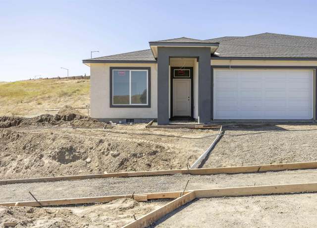 Property at 3733 Nuthatch St, Richland, WA 99352, 3 beds, 2 baths
