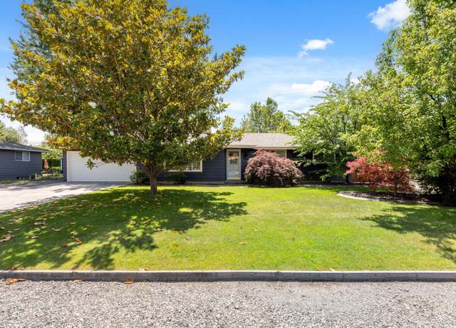 Property at 1815 W 16th Ave, Kennewick, WA 99337, 3 beds, 2 baths