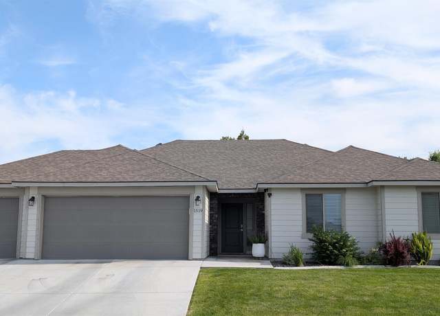 Property at 1519 W 33rd Pl, Kennewick, WA 99337, 3 beds, 2 baths