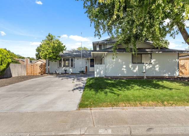 Property at 500 N Kansas St, Kennewick, WA 99336, 5 beds, 2.5 baths