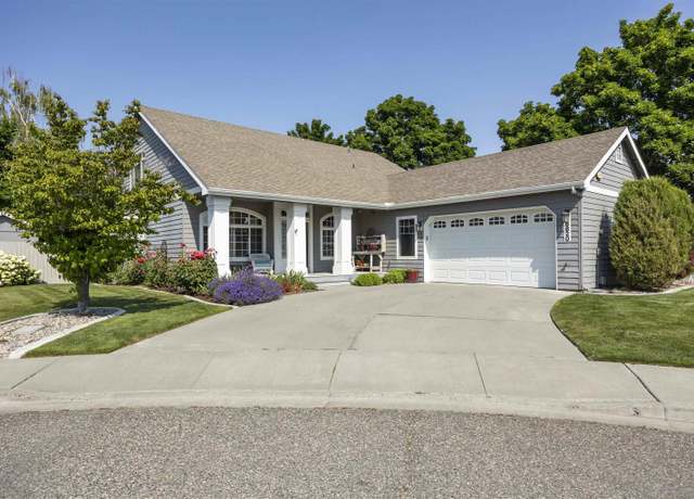 Property at 8820 W Imnaha Ct, Kennewick, WA 99336, 4 beds, 3 baths