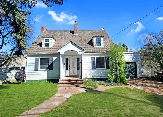 Property at 620 NE Illinois St, Pullman, WA 99163, 4 beds, 3 baths