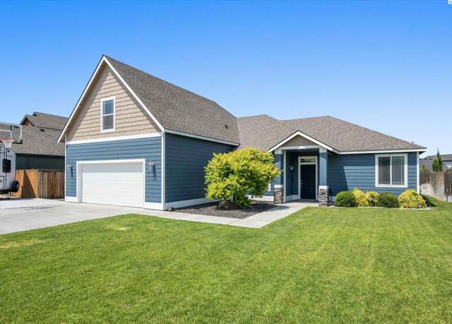 Property at 882 Pikes Peak Dr, West Richland, WA 99353, 4 beds, 3 baths