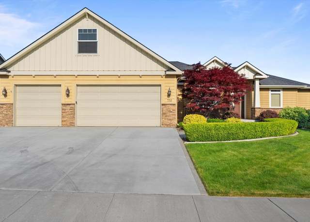 Property at 732 S Nevada St, Kennewick, WA 99336, 4 beds, 3.5 baths