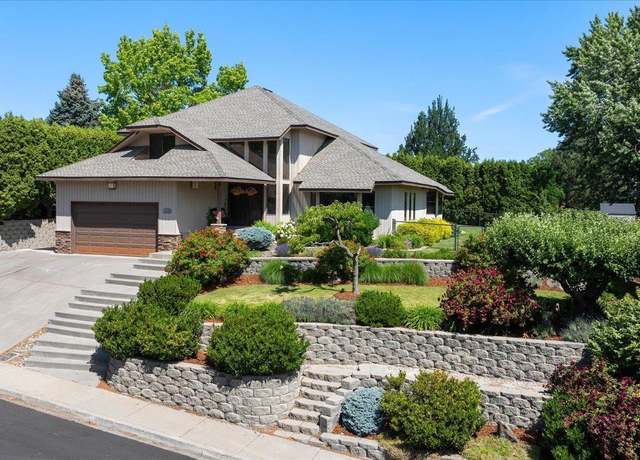 Property at 200 High Meadows St, Richland, WA 99352, 5 beds, 3 baths