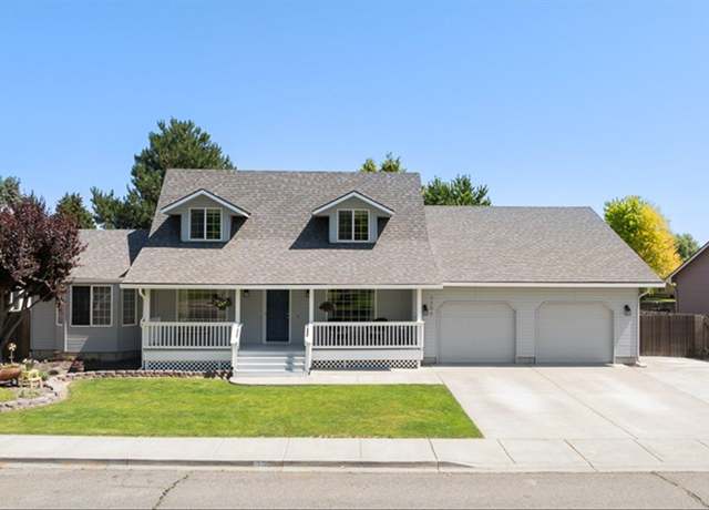 Property at 2302 W 31st Ave, Kennewick, WA 99337, 4 beds, 4 baths