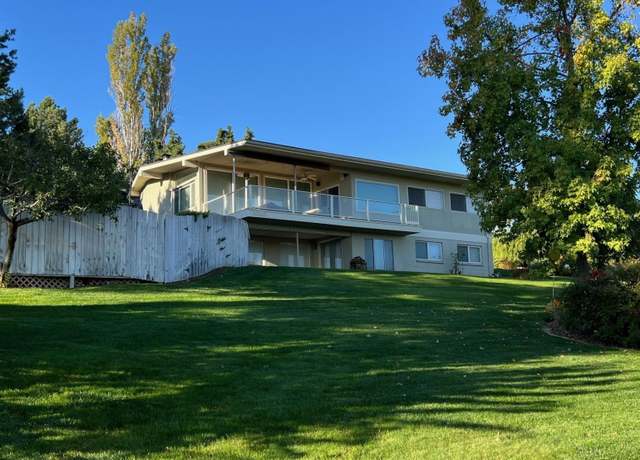 Property at 1043 Allenwhite Dr, Richland, WA 99352, 3 beds, 2.5 baths