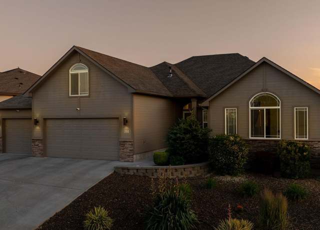 Property at 3814 S Lincoln St, Kennewick, WA 99338, 3 beds, 2 baths