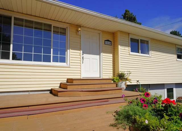 Property at 1010 NW Clifford St, Pullman, WA 99163, 4 beds, 1 bath