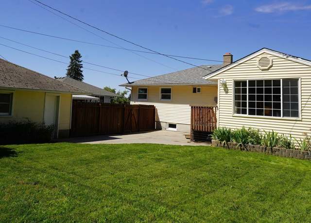 Property at 1010 NW Clifford St, Pullman, WA 99163, 4 beds, 1 bath