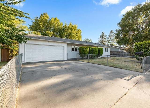 Property at 607 W 11th Ave, Kennewick, WA 99337, 3 beds, 2 baths