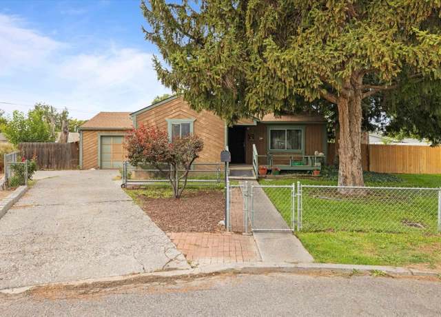 Property at 506 S Zillah St, Kennewick, WA 99336, 3 beds, 1 bath