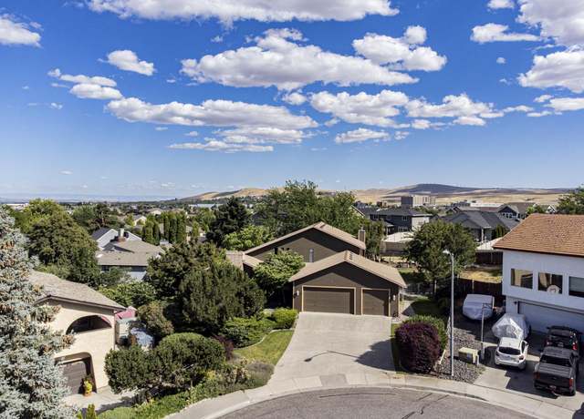 Property at 2611 S Harrison Ct, Kennewick, WA 99337, 4 beds, 2.5 baths