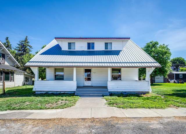 Property at 212 C St, Endicott, WA 99125, 6 beds, 2 baths