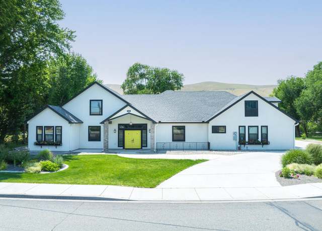 Property at 1303 Babs Ave, Benton City, WA 99320, 4 beds, 3 baths