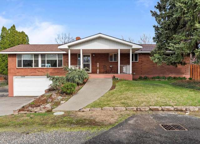 Property at 2409 S Fruitland St, Kennewick, WA 99337, 4 beds, 3 baths