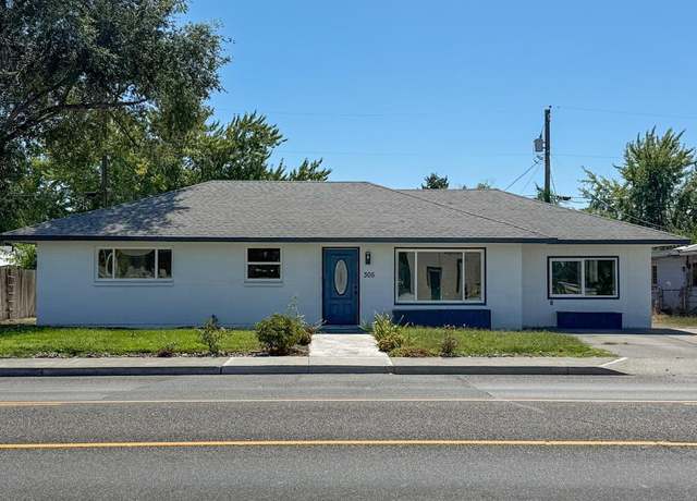 Property at 305 W 10th Ave, Kennewick, WA 99336, 3 beds, 1 bath