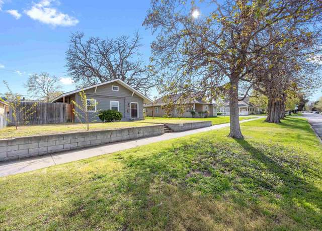 Property at 523 W Albany Ave, Kennewick, WA 99336, 3 beds, 1 bath