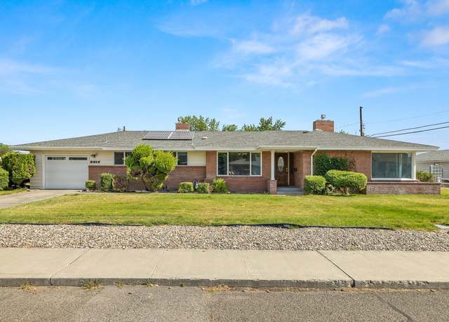 Property at 2214 W Clearwater Ave, Kennewick, WA 99336, 3 beds, 1.5 baths