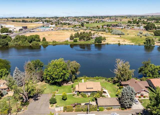Property at 106 7th St, Prosser, WA 99350, 3 beds, 1.5 baths