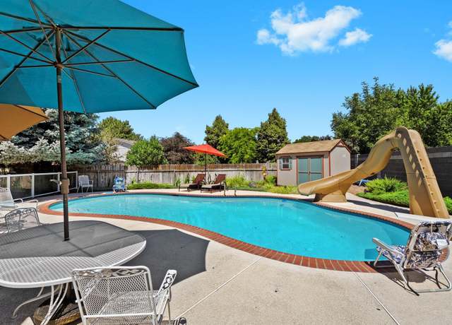 Property at 5926 W 16th Ave, Kennewick, WA 99338, 3 beds, 2.5 baths
