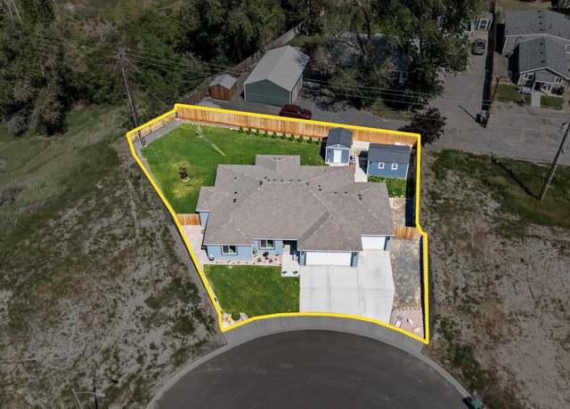 Property at 2526 W 19th Ct, Kennewick, WA 99338, 3 beds, 2 baths