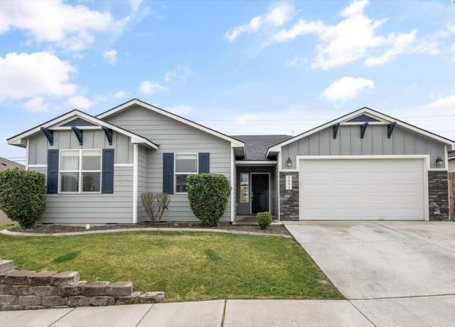 Property at 2641 W 44th Pl, Kennewick, WA 99337, 3 beds, 2 baths