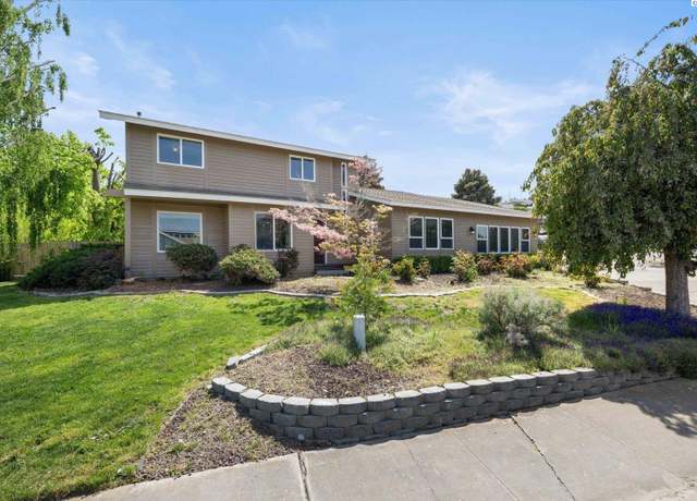 Property at 5711 W 25th Ave, Kennewick, WA 99338, 4 beds, 3 baths
