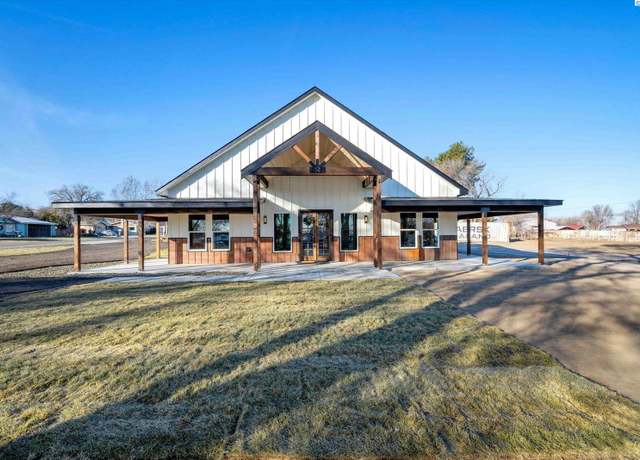 Property at 4402 Everett St, West Richland, WA 99353, 4 beds, 3 baths