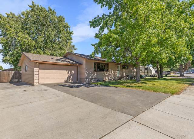 Property at 1210 N Jefferson St, Kennewick, WA 99336, 3 beds, 2.5 baths