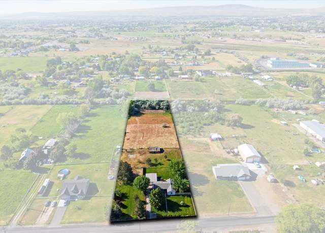 Property at 199405 E 7th Ave, Kennewick, WA 99337, 4 beds, 2 baths