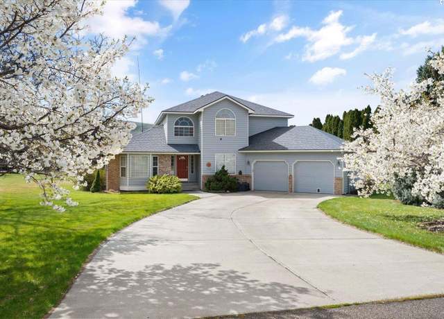 Property at 3203 Mount Saint Helens Ct, West Richland, WA 99353, 3 beds, 2.5 baths