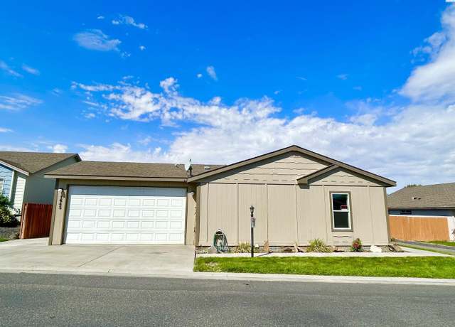 Property at 1645 Lantana Ave, Richland, WA 99352, 4 beds, 2 baths