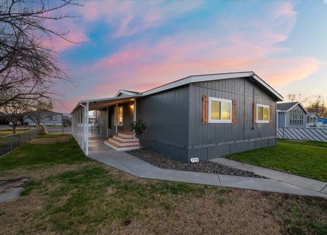 Property at 2718 W Bonneville St, Pasco, WA 99301, 3 beds, 2 baths