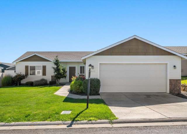 Property at 1642 Lantana Ave, Richland, WA 99352, 3 beds, 2 baths