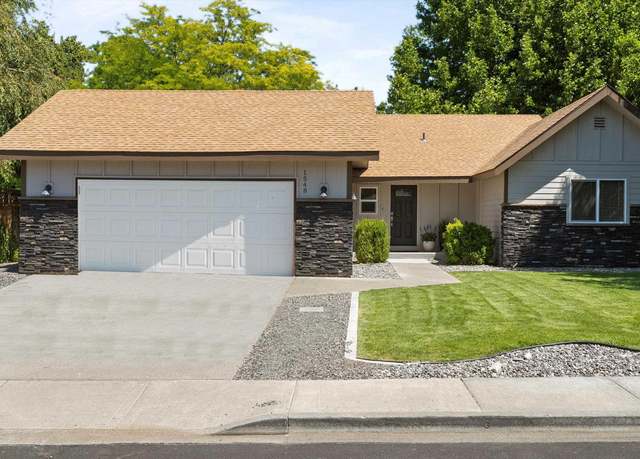 Property at 1548 Rimrock Ave, Richland, WA 99352, 3 beds, 2.5 baths