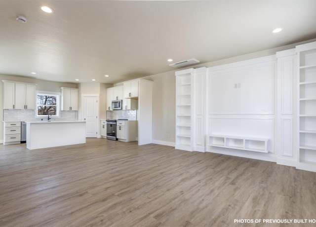 Property at 4361 Cowlitz Blvd, Richland, WA 99352, 4 beds, 1.5 baths