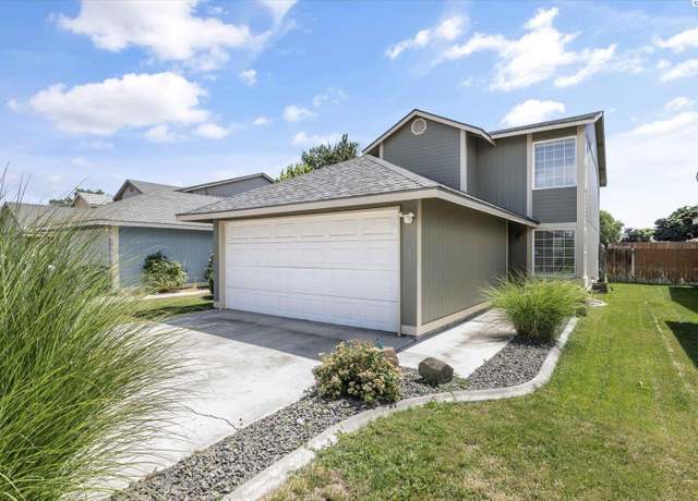 Property at 4215 W John Day Ave, Kennewick, WA 99336, 3 beds, 2.5 baths