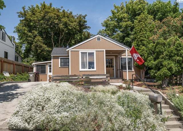 Property at 312 NW Harrison St, Pullman, WA 99163, 2 beds, 2 baths