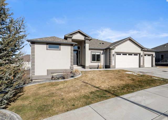 Property at 3910 W 48th Ave, Kennewick, WA 99338, 6 beds, 4 baths