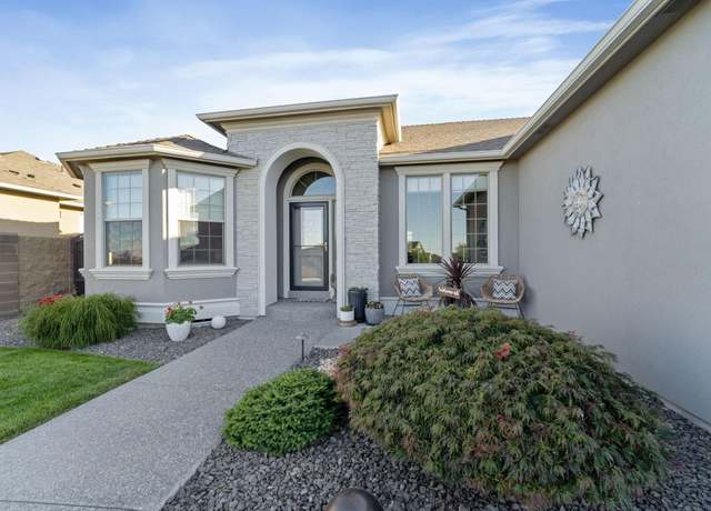Property at 5889 W 41st Ave, Kennewick, WA 99338, 4 beds, 2 baths