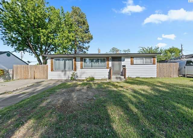 Property at 511 S Buntin St, Kennewick, WA 99336, 3 beds, 2 baths