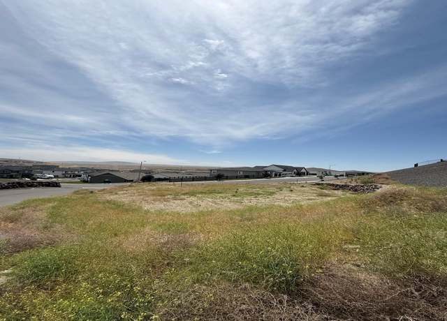Property at 5748 W 28th Ave, Kennewick, WA 99338